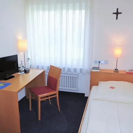 فندق Tagungshaus Schoenenberg إلفانغن