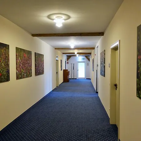 فندق Tagungshaus Schoenenberg إلفانغن