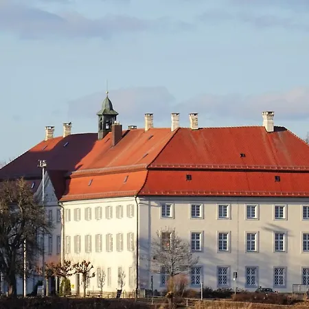 Tagungshaus Schoenenberg فندق إلفانغن