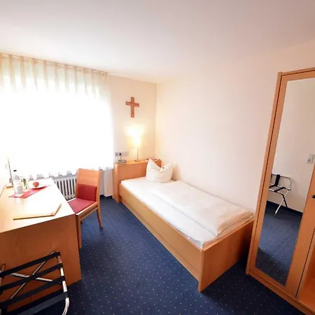 Otel Tagungshaus Schoenenberg 2*