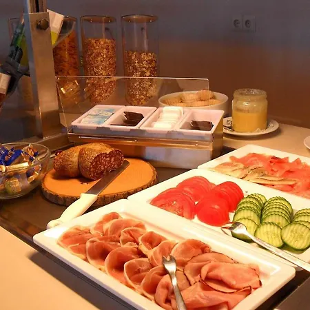 Tagungshaus Schoenenberg فندق إلفانغن