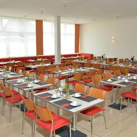 Otel Tagungshaus Schoenenberg